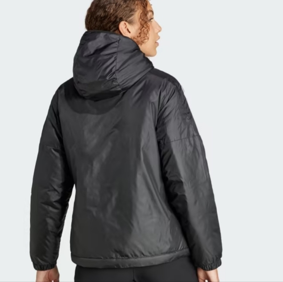 NWT Unisex Adidas Essentials Insulated Hooded Jacket - Small - Picture 4 of 8